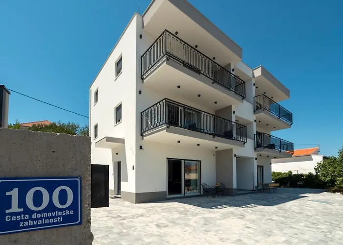 Luxury Nicole 2 * Trogir
