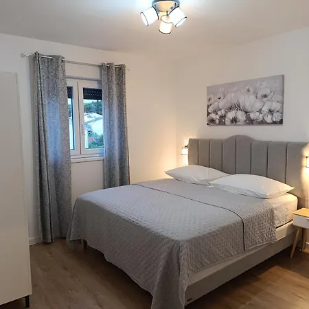 Apartment Luxury Nicole 2 *