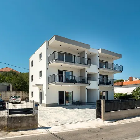 Apartamento Luxury Nicole 2 *